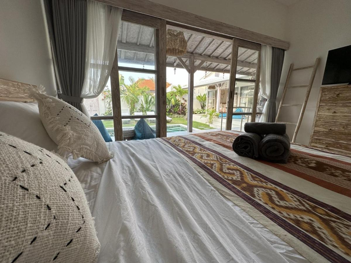 Villa White Karma Seminyak Exteriör bild